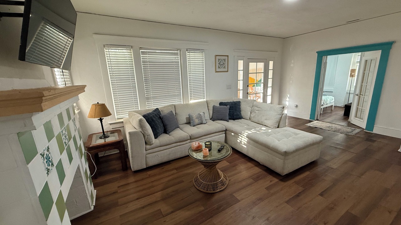 Photo of Livingroom in Midtown
