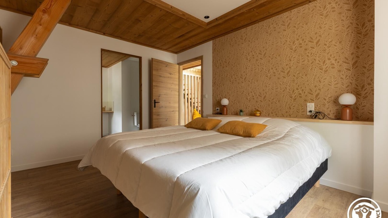 Photo of Bedroom in Saint-Victor-la-Riviere