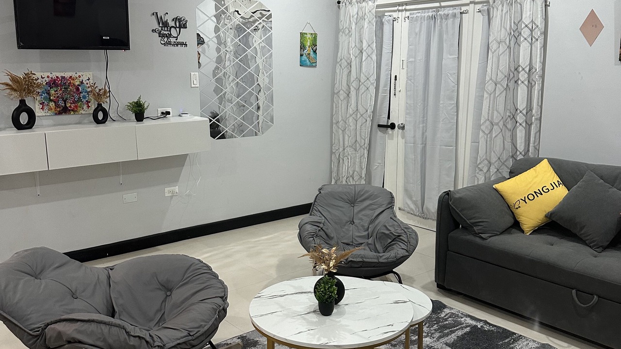 Photo of Livingroom in Stewart Town