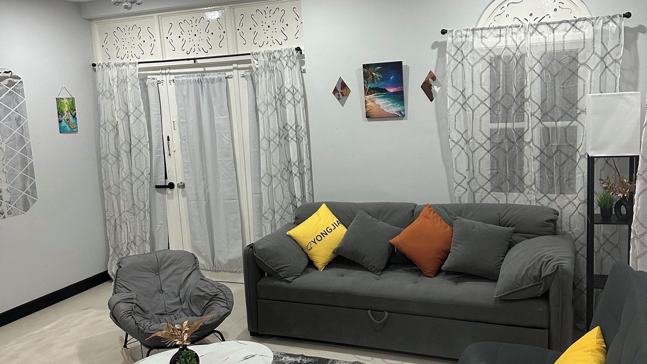 Photo of Livingroom in Stewart Town