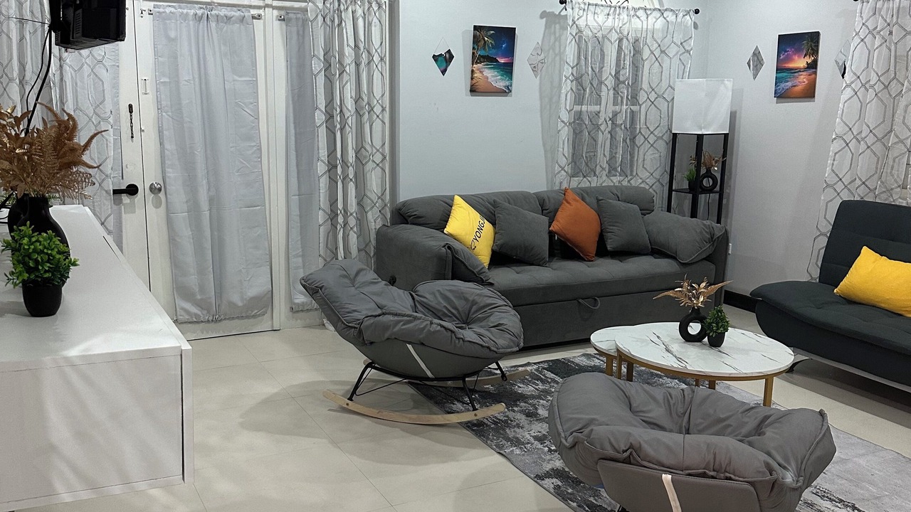 Photo of Livingroom in Stewart Town