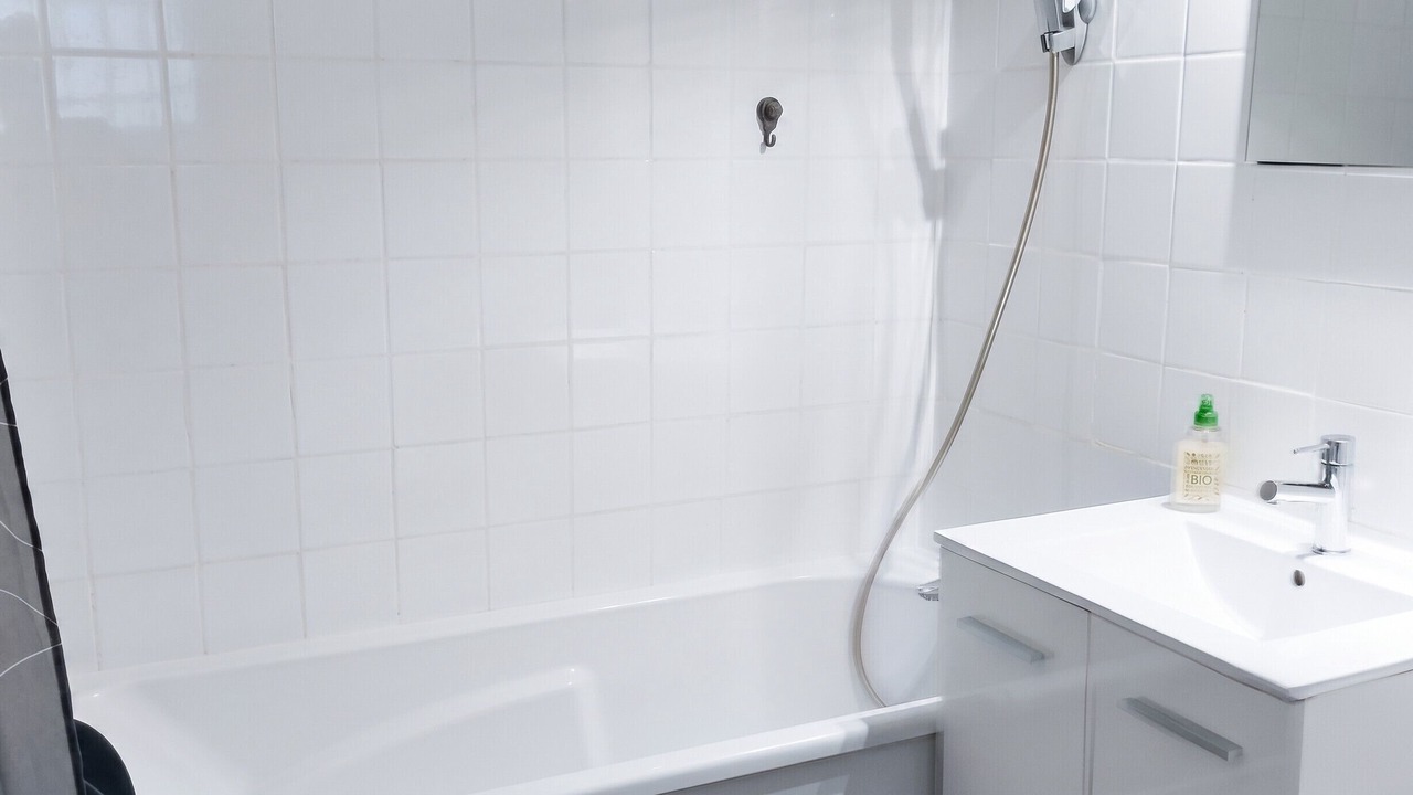 Photo of Bathroom in Orange
