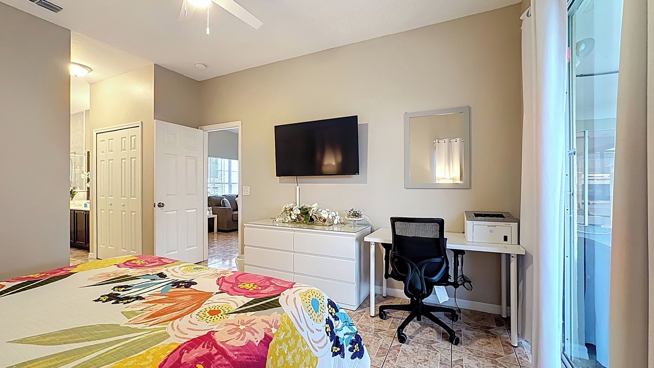 Photo of Bedroom in Crescent Lakes