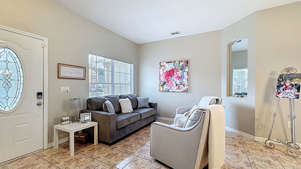 Photo of Livingroom in Crescent Lakes