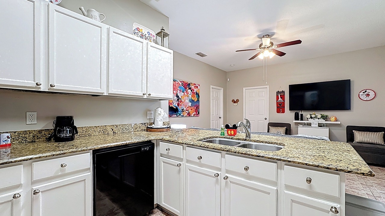 Photo of Kitchen in Crescent Lakes