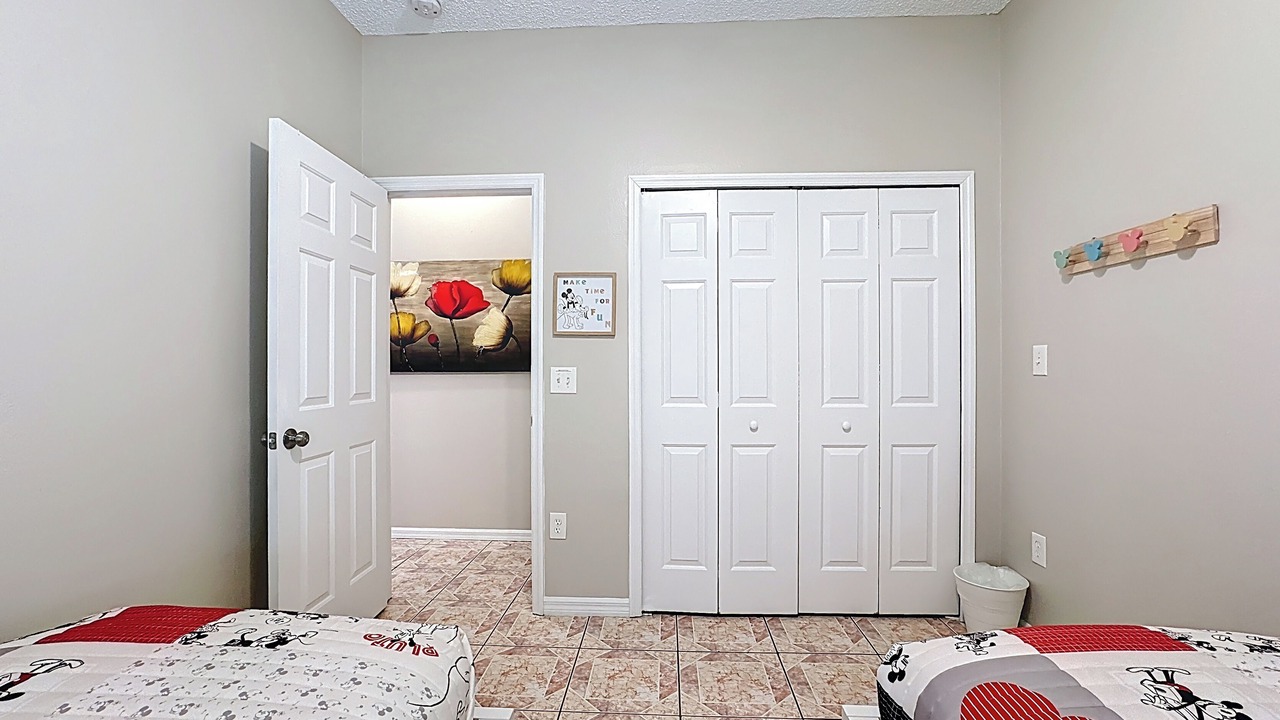 Photo of Bedroom in Crescent Lakes