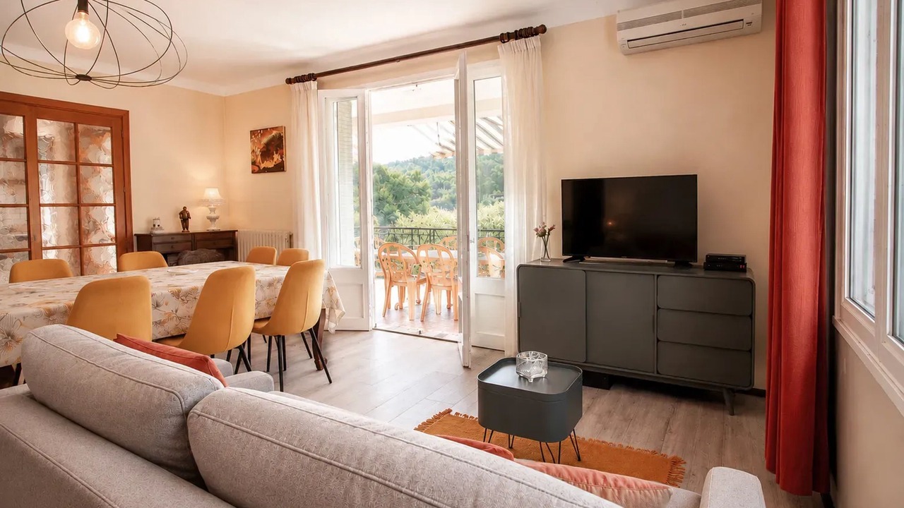 Photo of Livingroom in Sablet