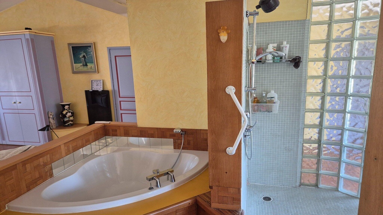 Photo of Bathroom in Gonfaron