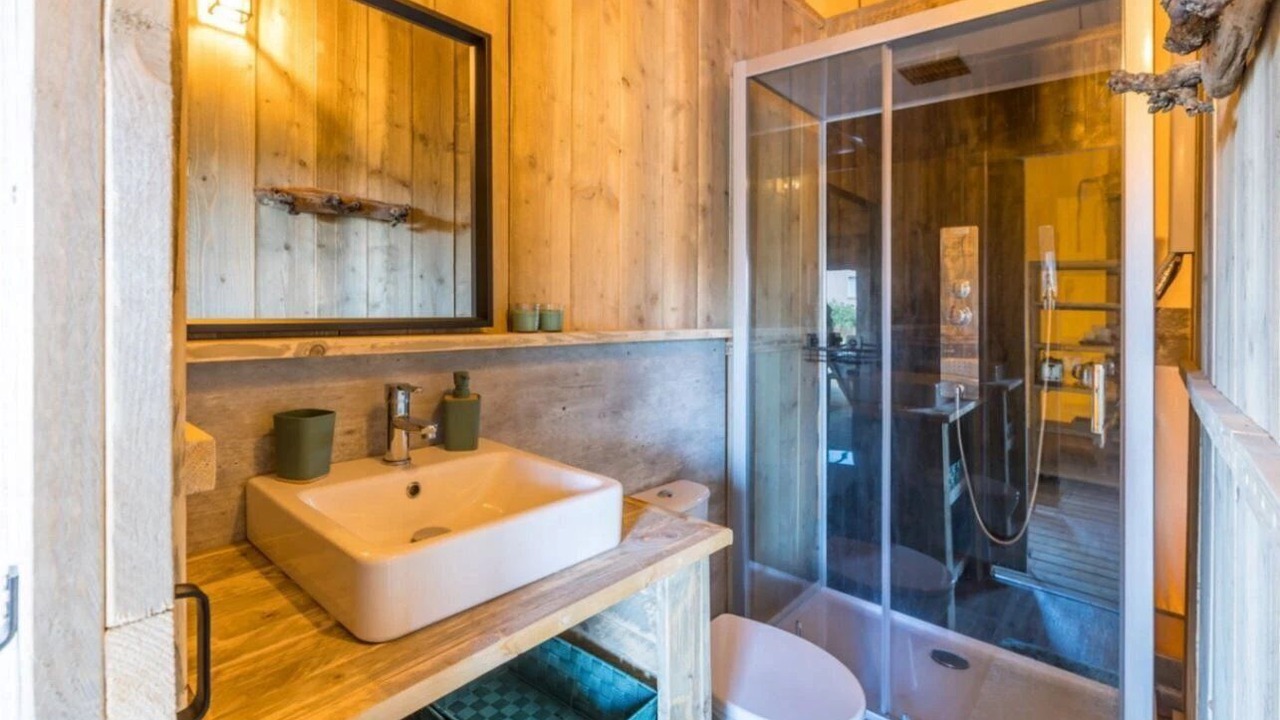 Photo of Bathroom in Saint-Laurent-du-Verdon