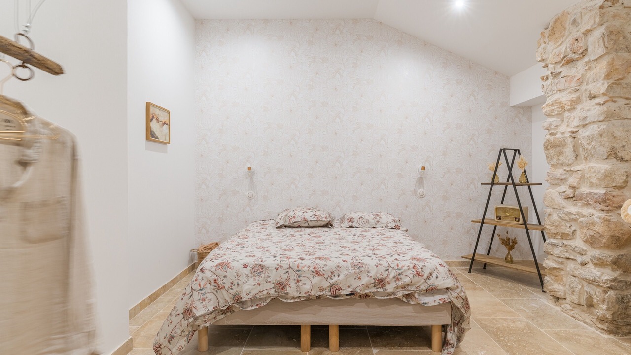 Photo of Bedroom in Esparron