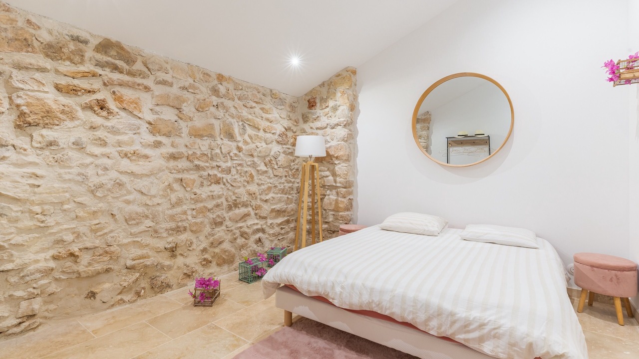 Photo of Bedroom in Esparron