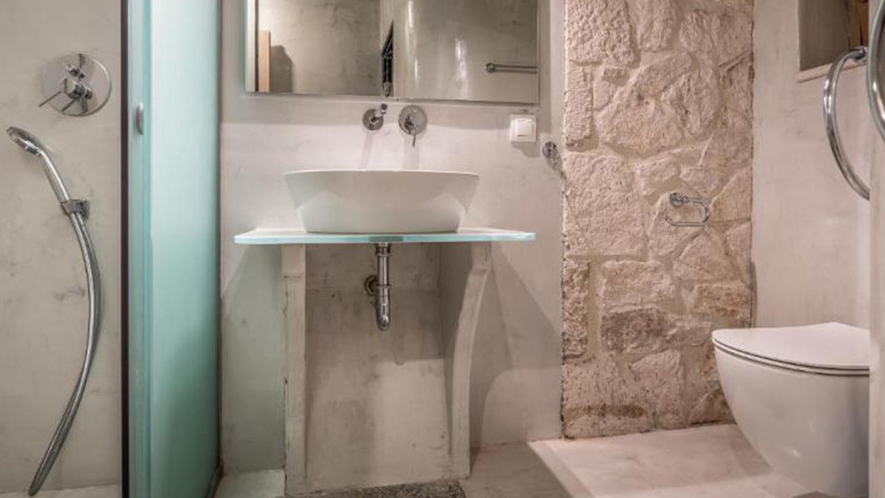 Photo of Bathroom in Elation