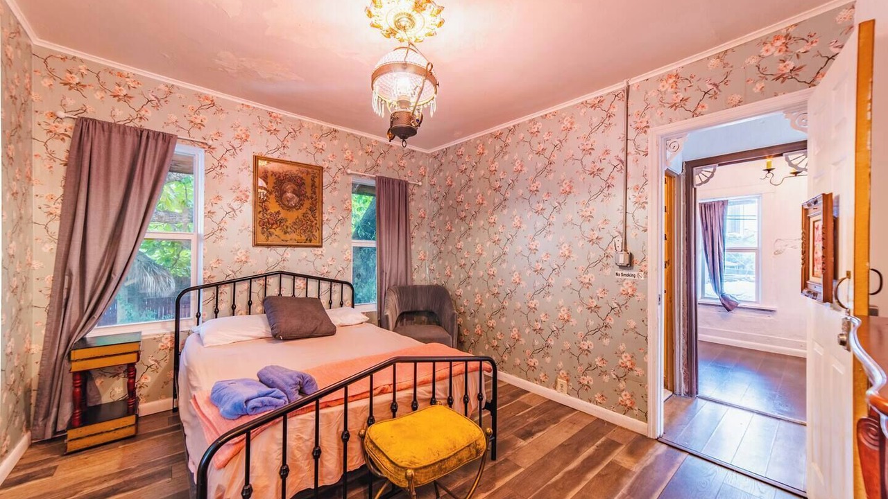 Photo of Bedroom in Midtown