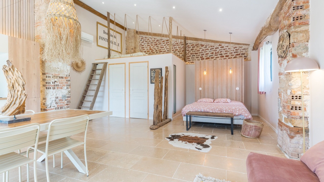 Photo of Bedroom in Esparron
