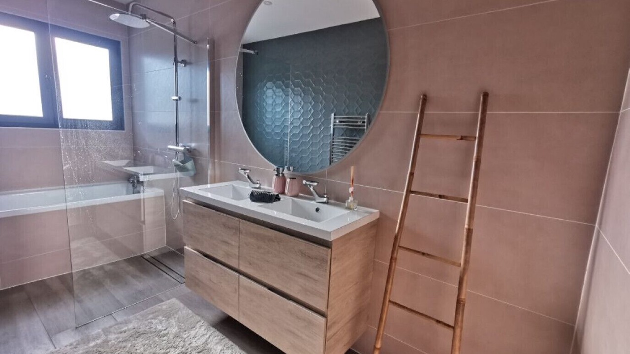 Photo of Bathroom in Salon-de-Provence
