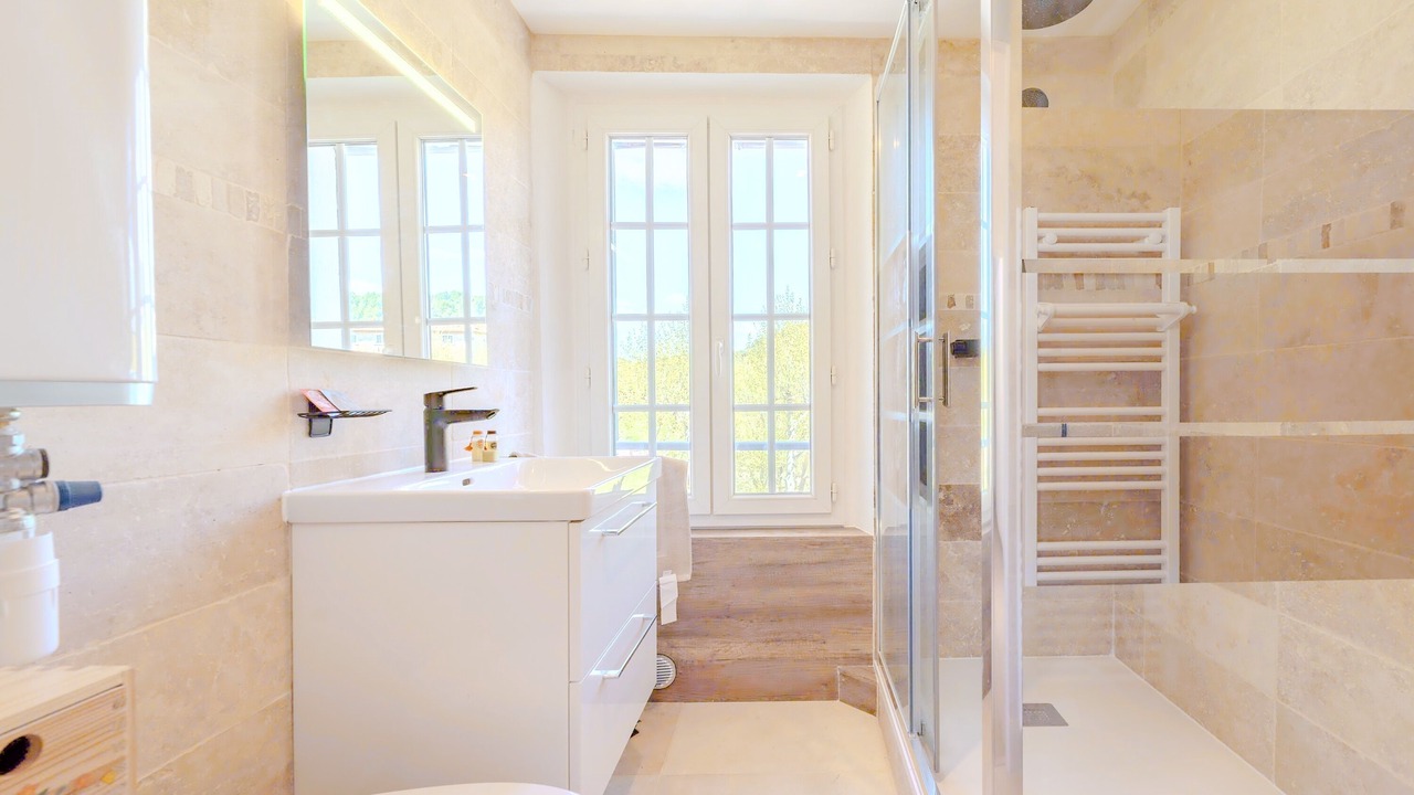 Photo of Bathroom in Entrecasteaux