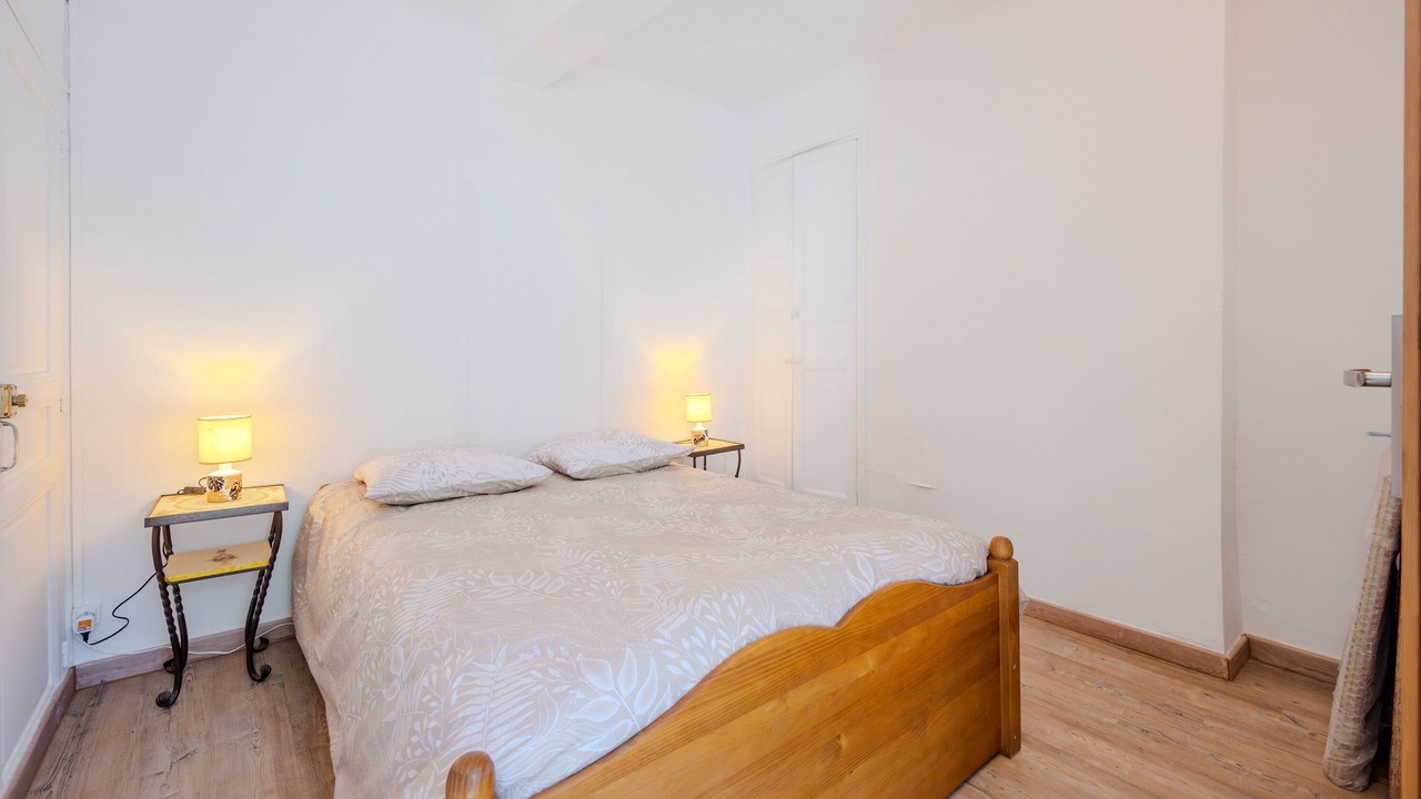 Photo of Bedroom in Entrecasteaux