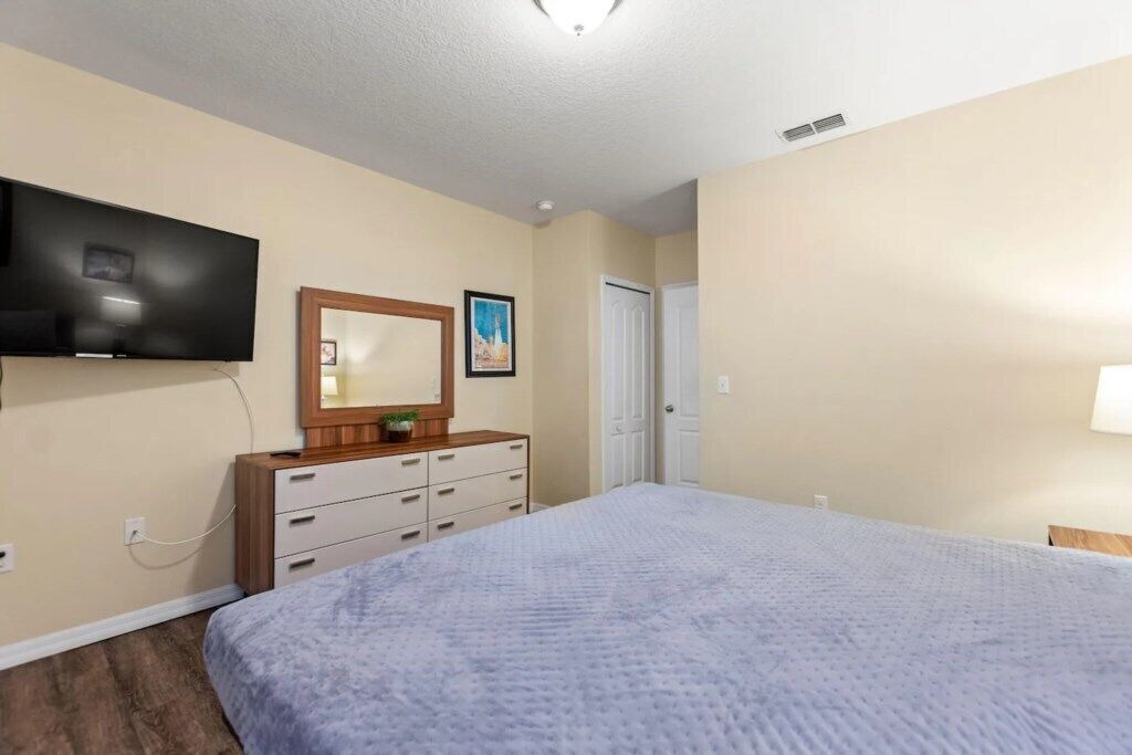 Photo of Bedroom in Thousand Oaks