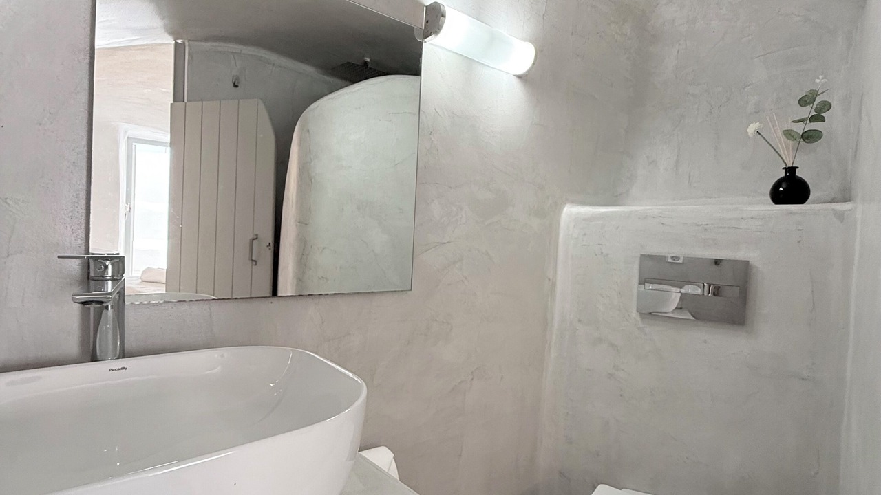 Photo of Bathroom in Fira