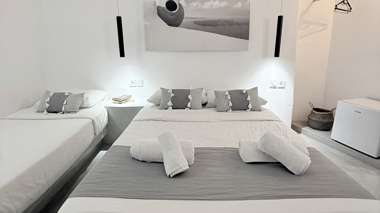 Photo of Bedroom in Fira