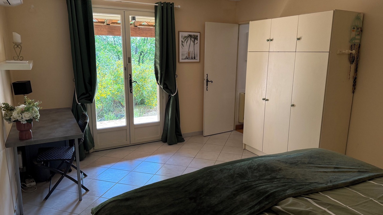 Photo of Bedroom in Flayosc
