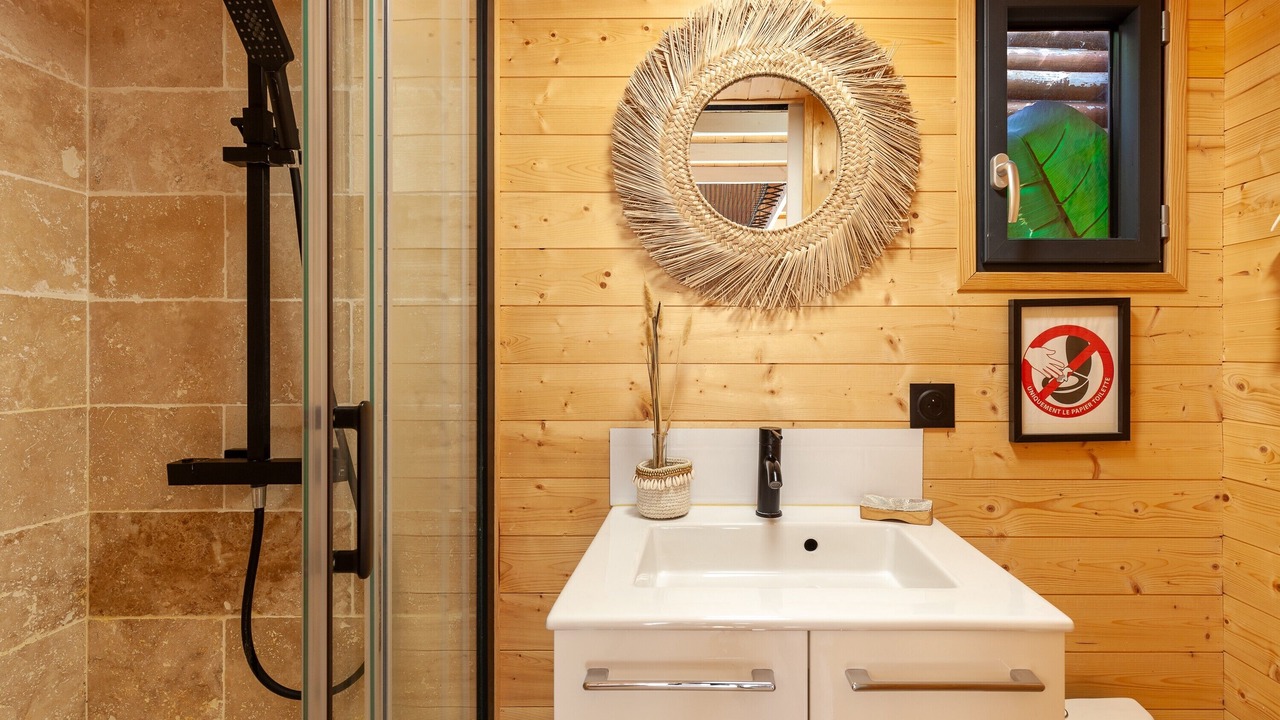 Photo of Bathroom in Peypin
