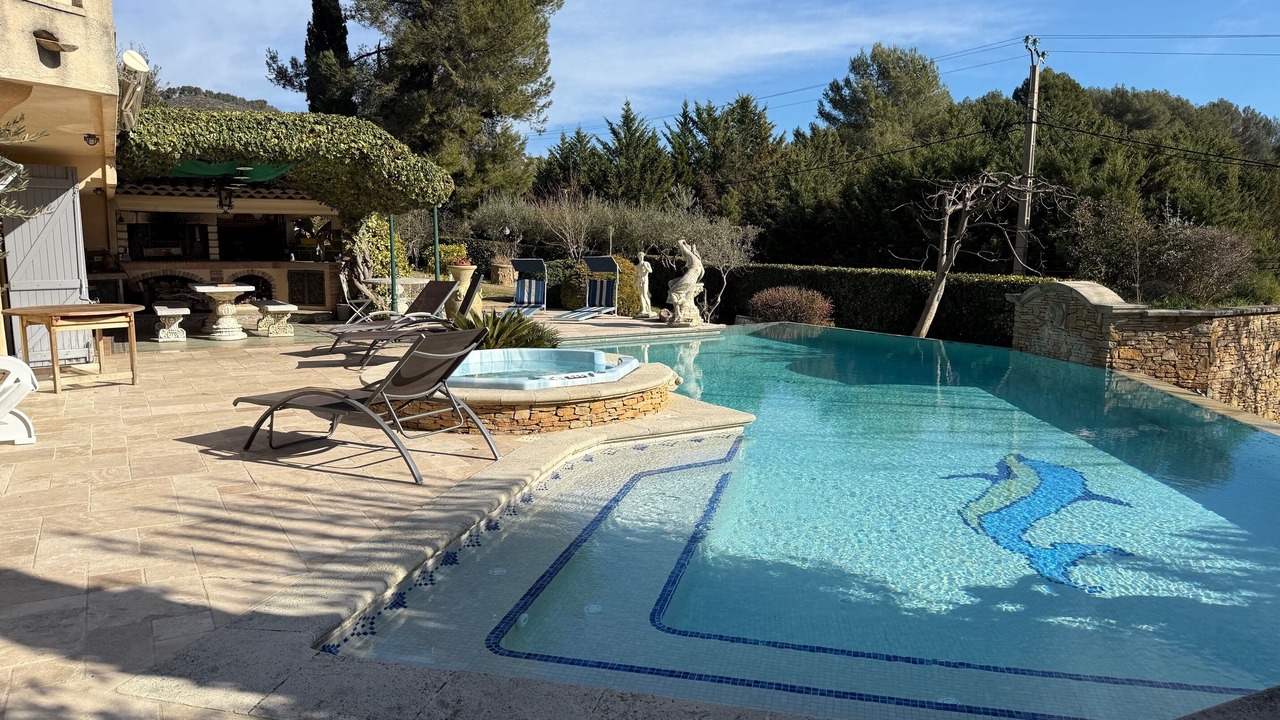 Photo of Outdoor in Auriol