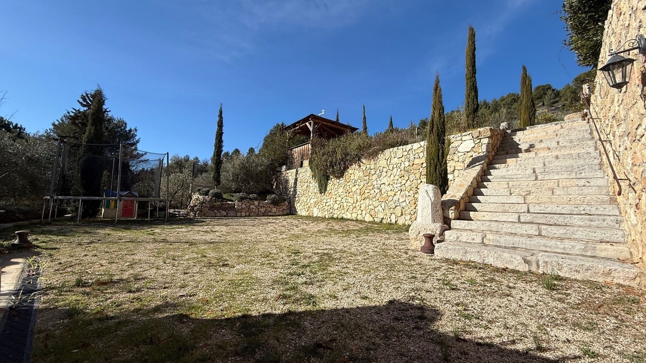 Photo of Outdoor in Auriol