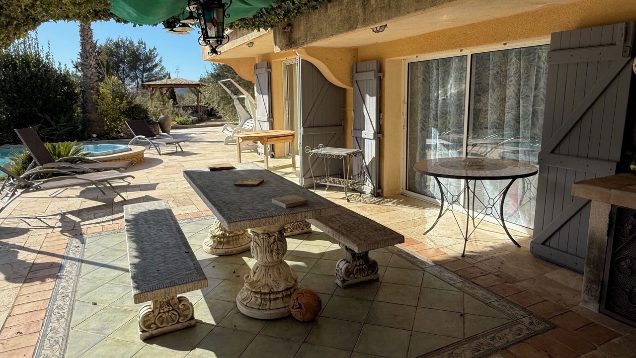 Photo of Outdoor in Auriol