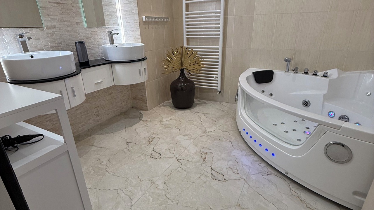 Photo of Bathroom in Grand Clement