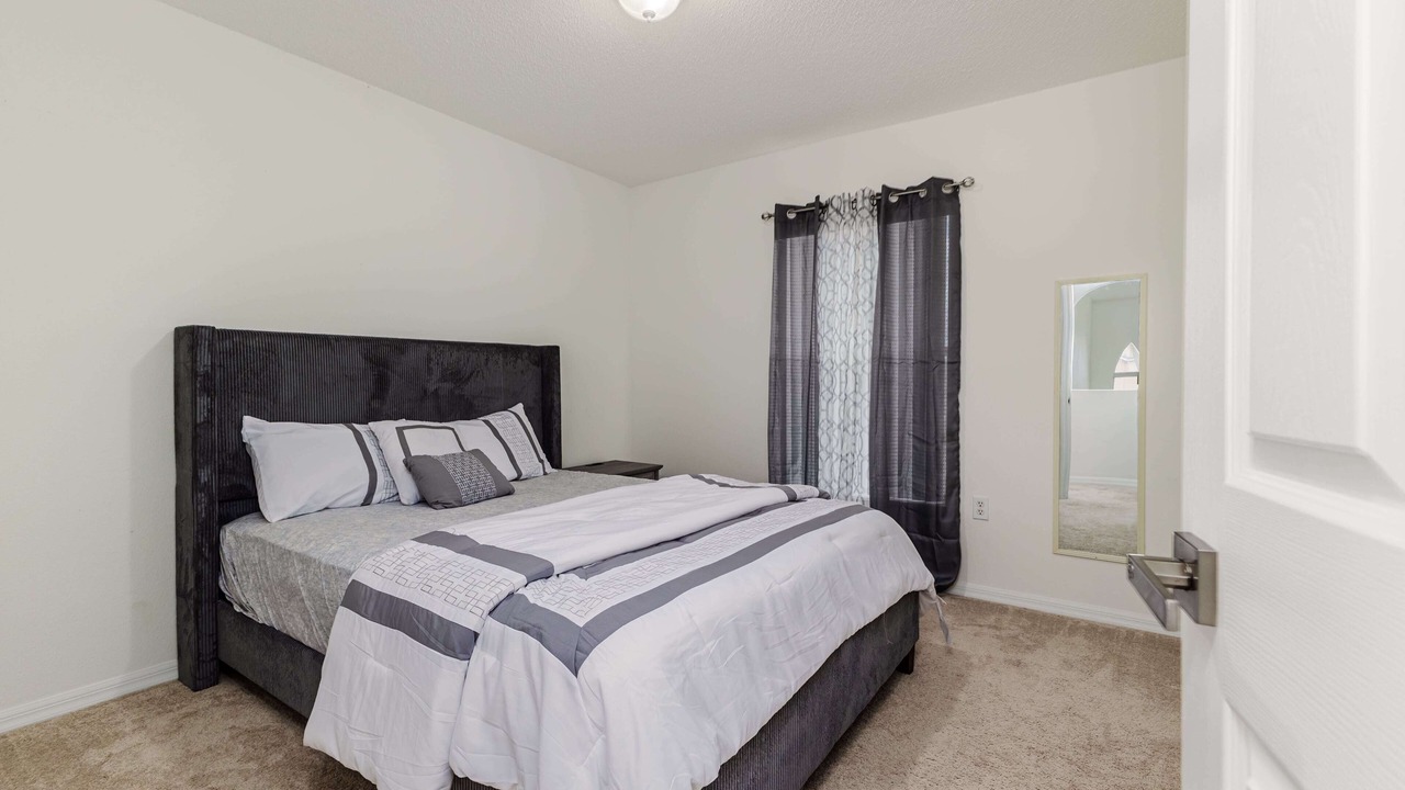 Photo of Bedroom in Winter Haven