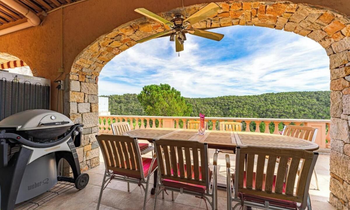 Photo of Outdoor in Vins-sur-Caramy