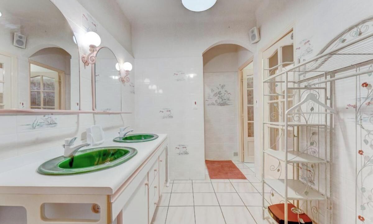 Photo of Bathroom in Vins-sur-Caramy