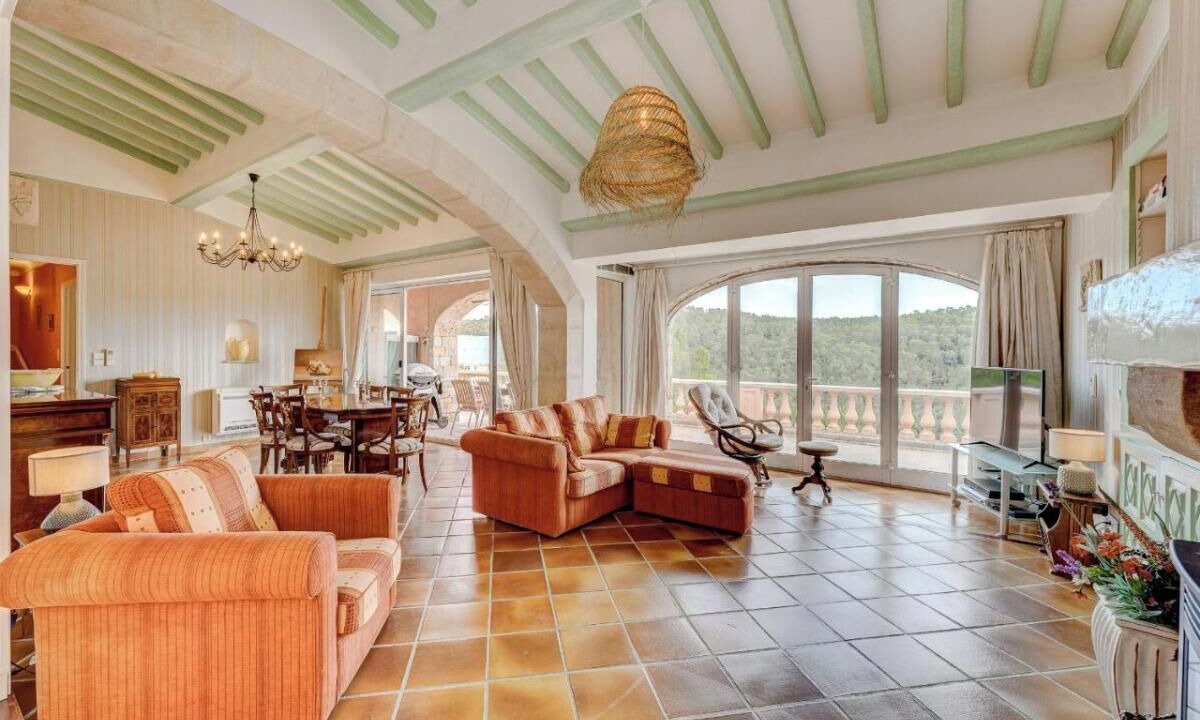 Photo of Livingroom in Vins-sur-Caramy