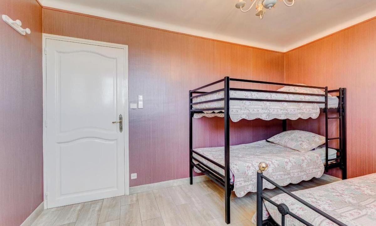 Photo of Bedroom in Vins-sur-Caramy