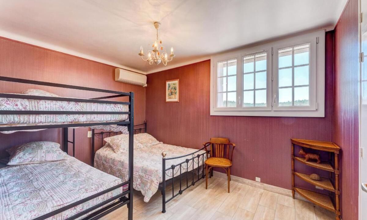 Photo of Bedroom in Vins-sur-Caramy
