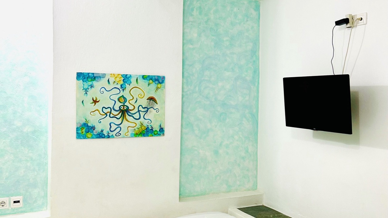 Photo of Bedroom in Ios Town