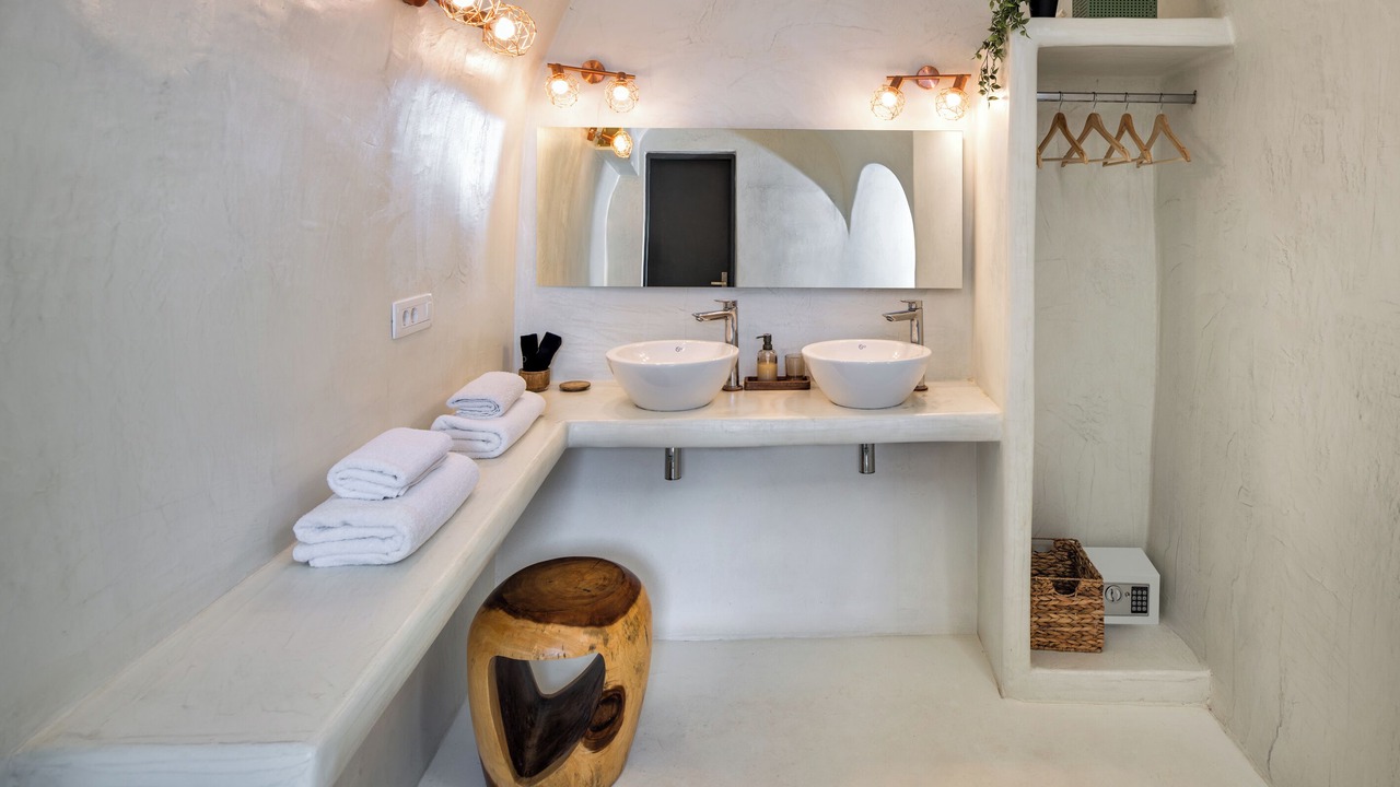 Photo of Bathroom in Akrotiri
