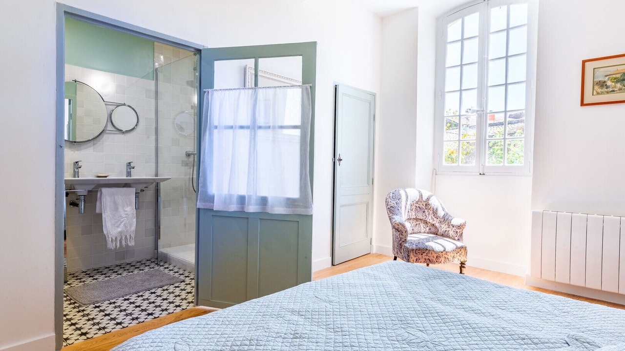 Photo of Bedroom in Suze-la-Rousse