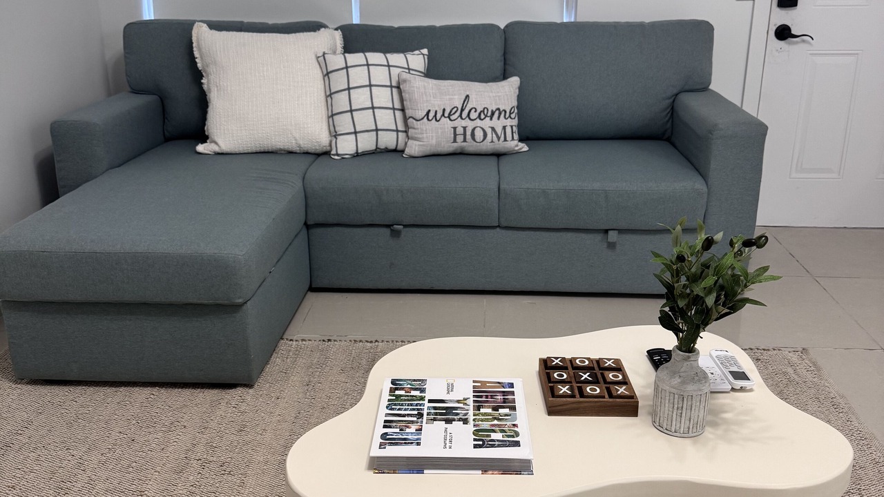 Photo of Livingroom in North Bay Village