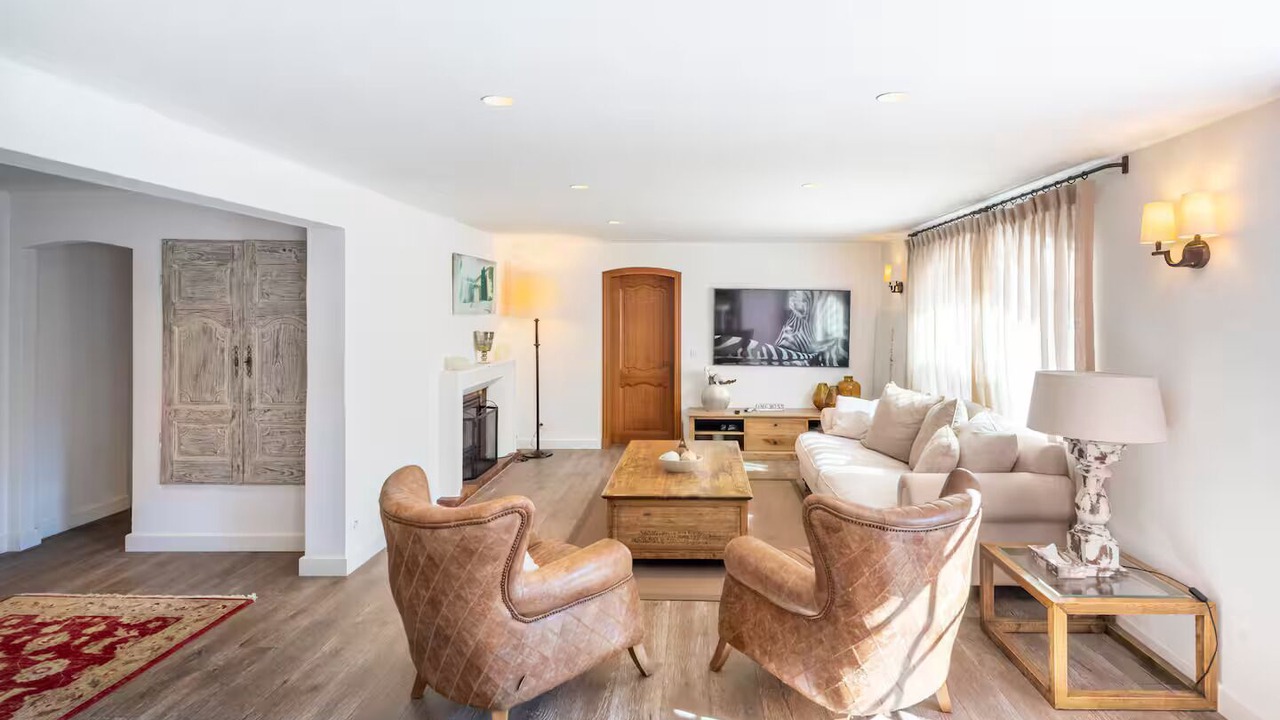 Photo of Livingroom in Saint-Paul-en-Foret