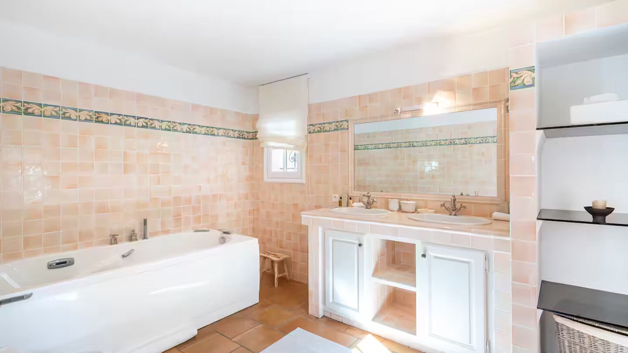 Photo of Bathroom in Saint-Paul-en-Foret