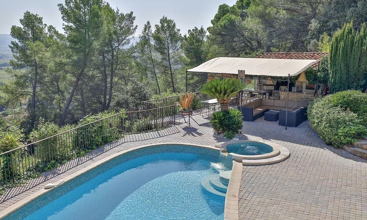 Photo of Outdoor in Puget-Ville