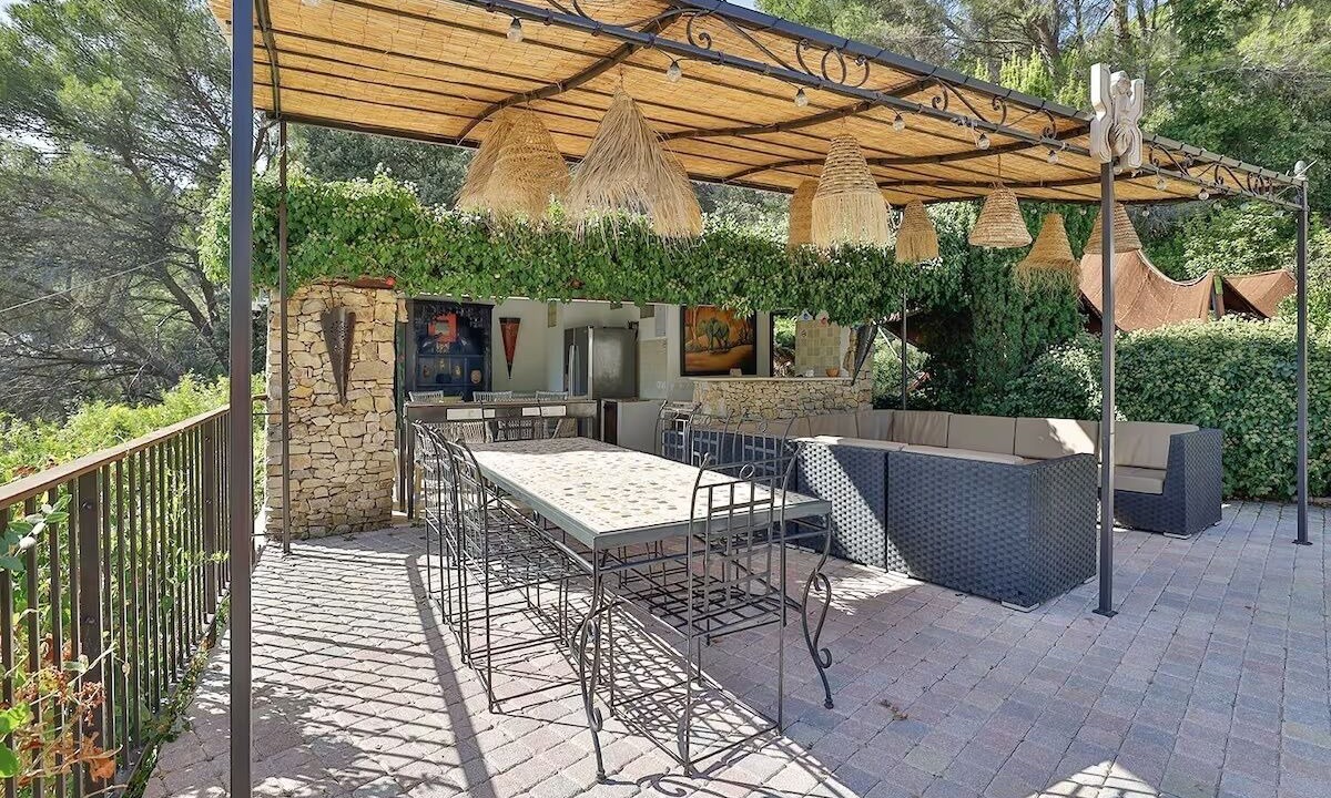 Photo of Outdoor in Puget-Ville