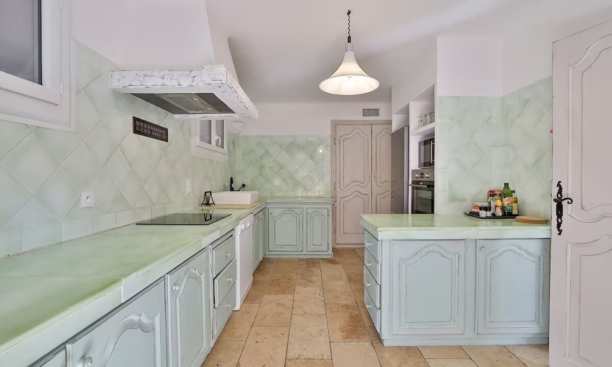 Photo of Kitchen in Puget-Ville