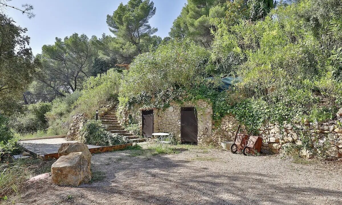 Photo of Outdoor in Puget-Ville