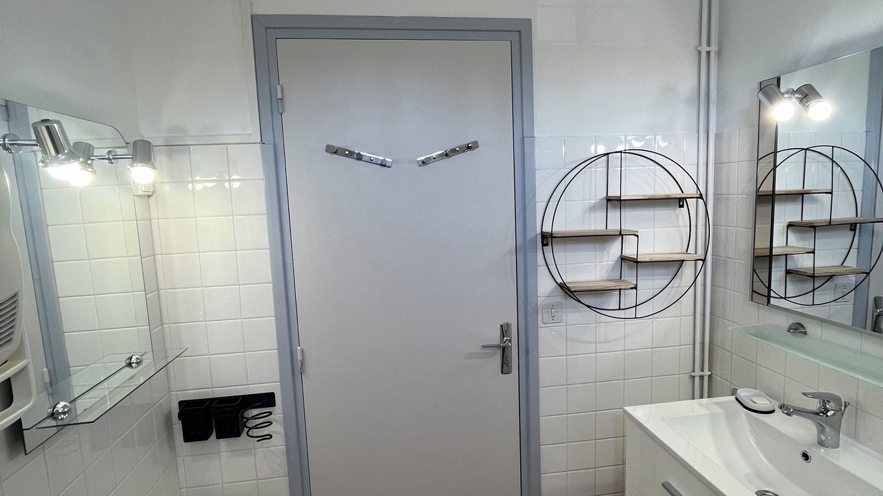 Photo of Bathroom in Le Poet-Laval