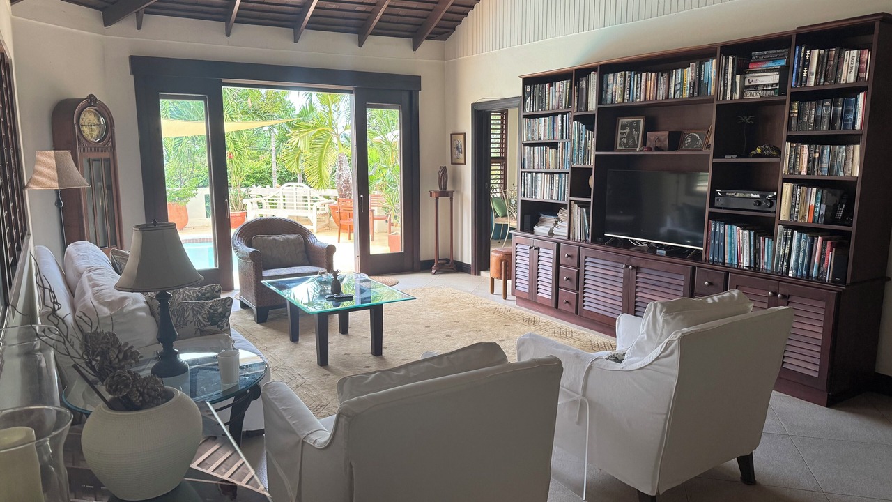 Photo of Livingroom in Silver Sands