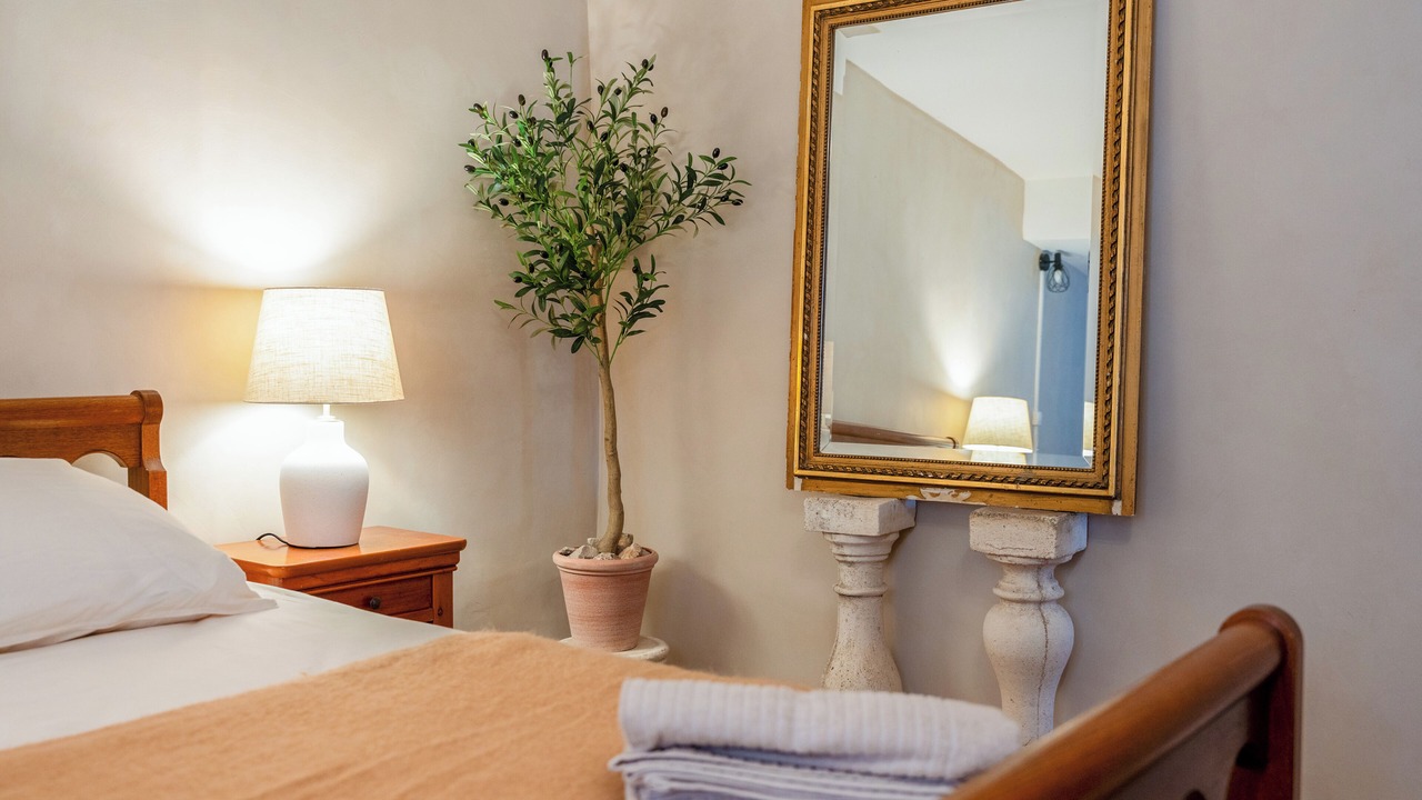 Photo of Bedroom in Orange