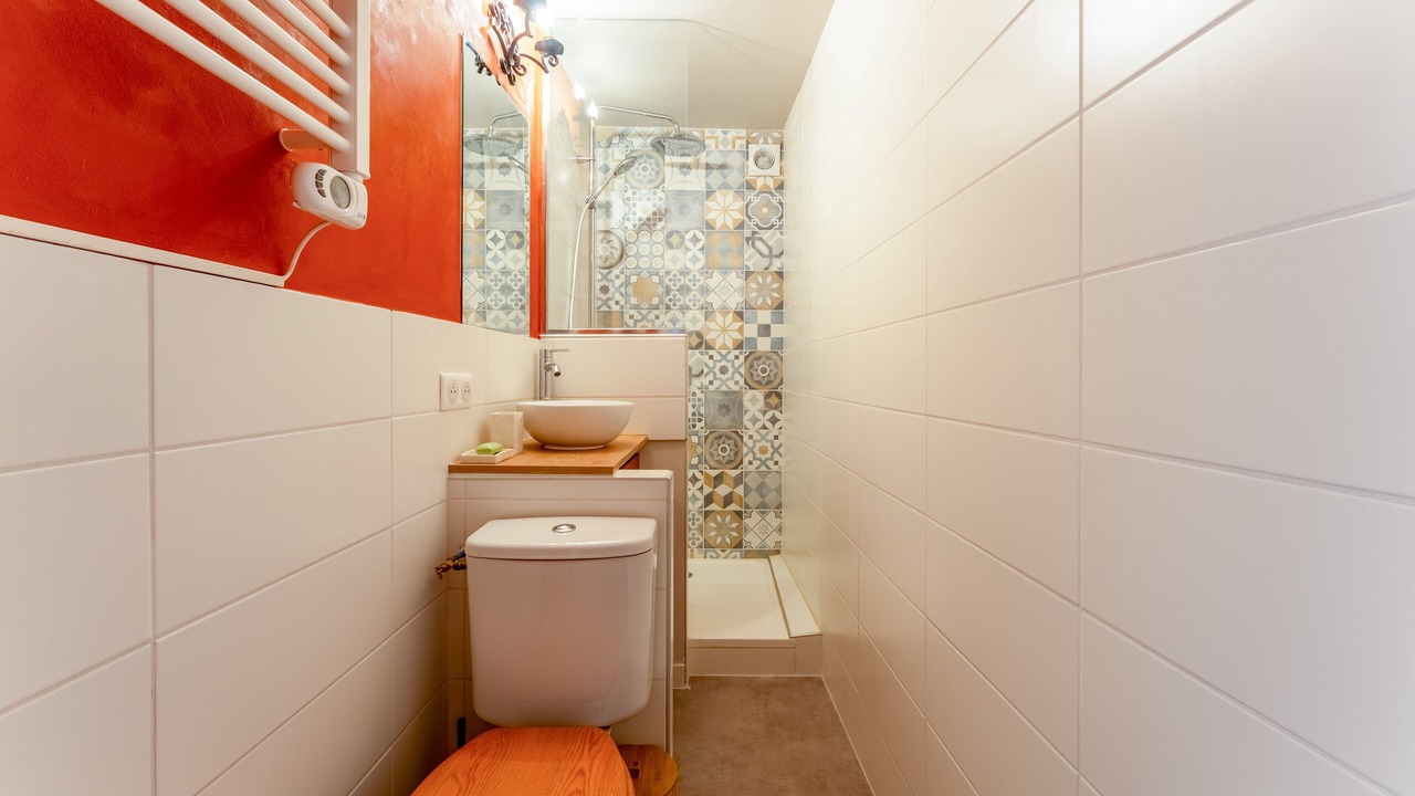 Photo of Bathroom in Orange